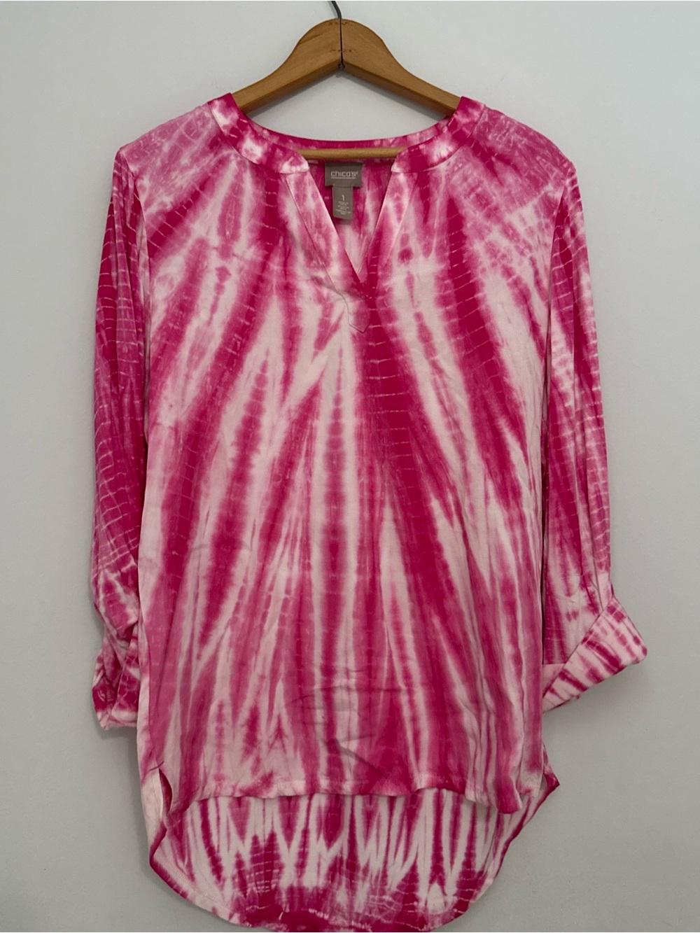 Chico's Fuchsia and White Tie-Dye V-Neck Tunic: Boho Beach Summer Vacation